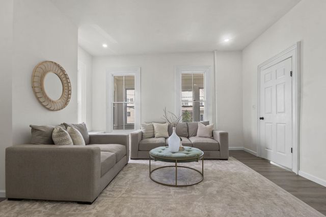 10 EAST 45TH ST, Bayonne, NJ 07002
