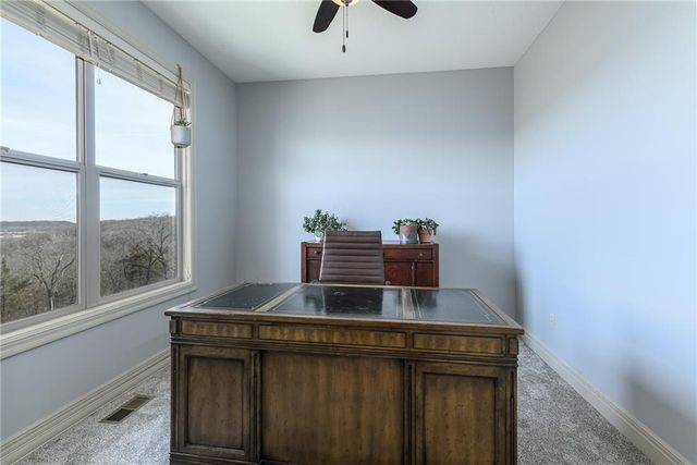 17384 Blue Moon Lane, Tonganoxie, KS 66086