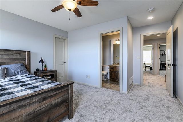 17384 Blue Moon Lane, Tonganoxie, KS 66086