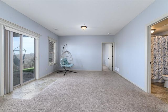 17384 Blue Moon Lane, Tonganoxie, KS 66086