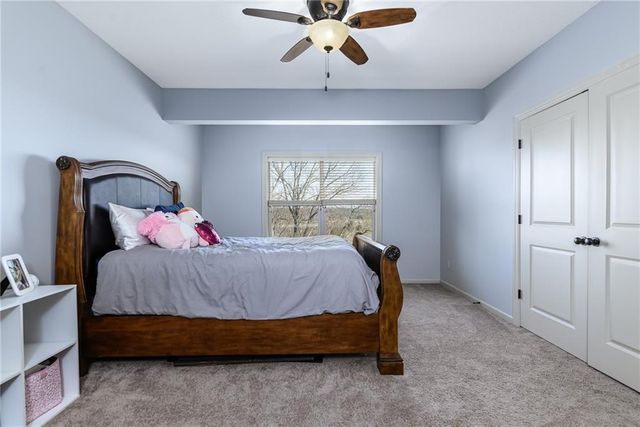 17384 Blue Moon Lane, Tonganoxie, KS 66086