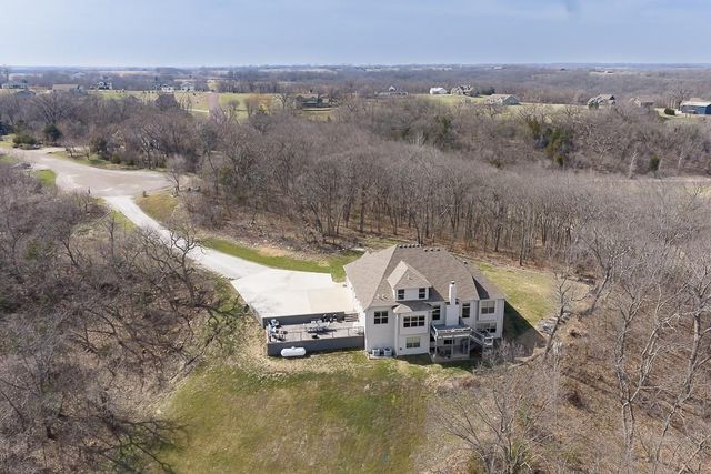 17384 Blue Moon Lane, Tonganoxie, KS 66086