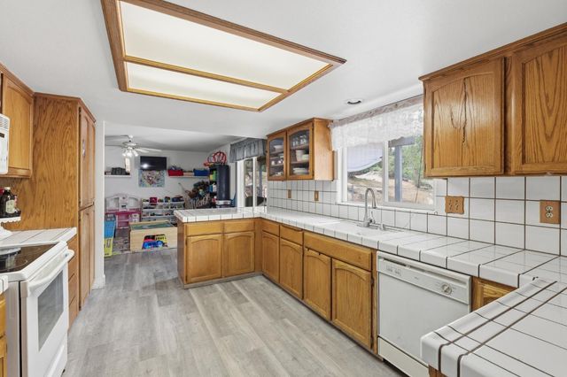 29206 Yosemite Springs Parkway, Coarsegold, CA 93614