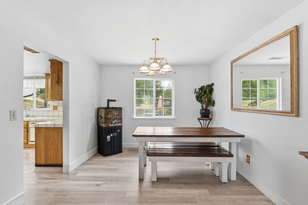 Image 10 of property listing at 29206 Yosemite Springs Parkway, Coarsegold, CA 93614