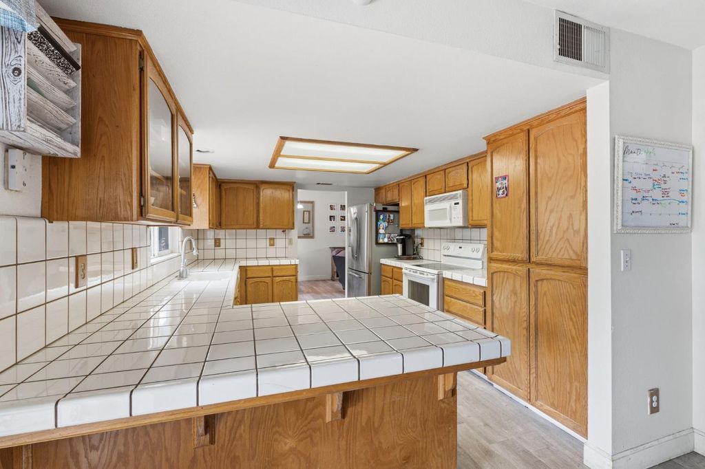 Image 17 of property listing at 29206 Yosemite Springs Parkway, Coarsegold, CA 93614