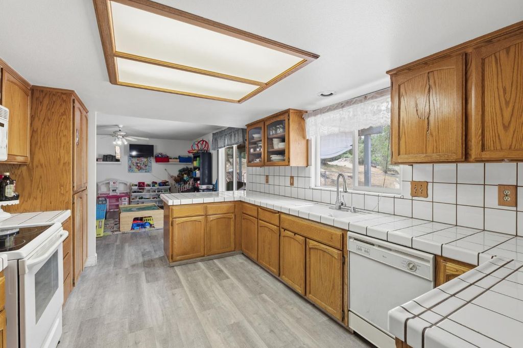 Image 20 of property listing at 29206 Yosemite Springs Parkway, Coarsegold, CA 93614