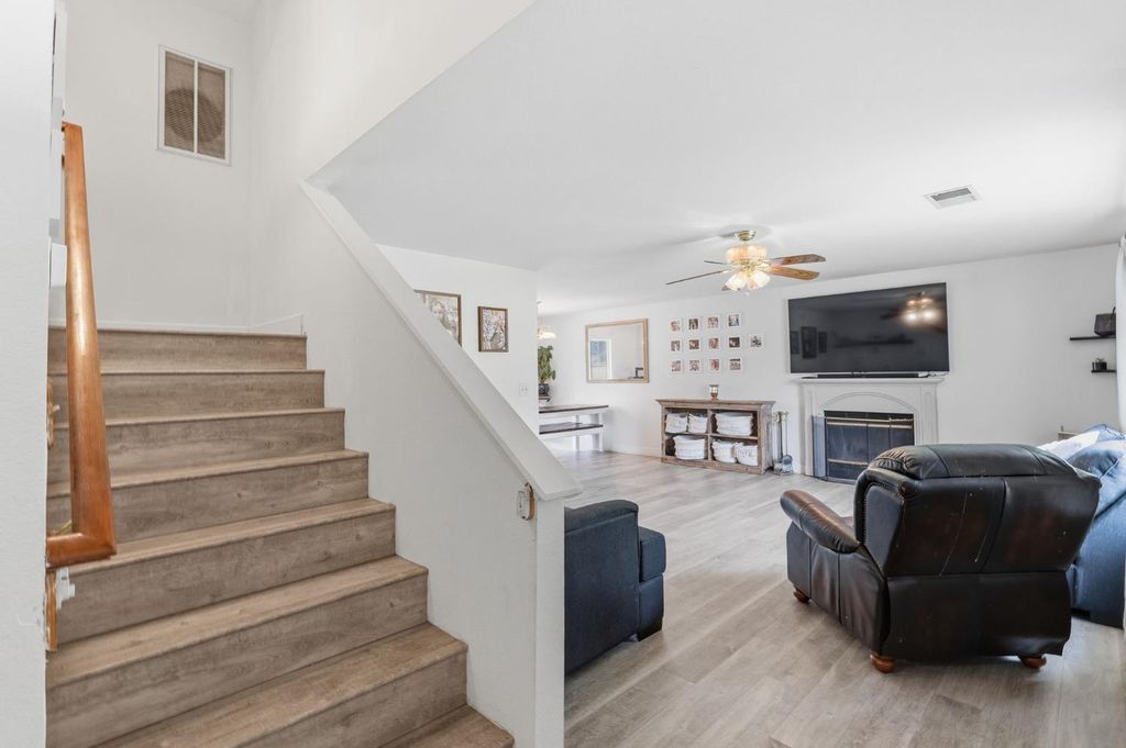 Image 6 of property listing at 29206 Yosemite Springs Parkway, Coarsegold, CA 93614