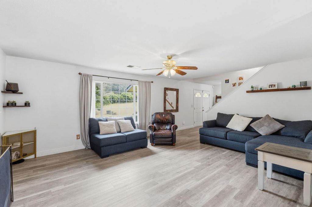 Image 8 of property listing at 29206 Yosemite Springs Parkway, Coarsegold, CA 93614