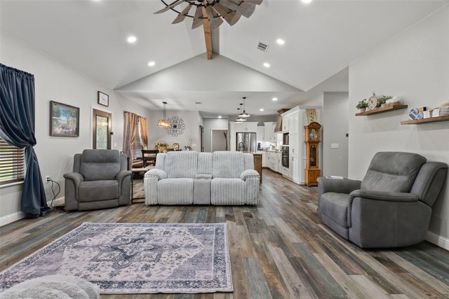 3374 Fm 1652, Grand Saline, TX 75140