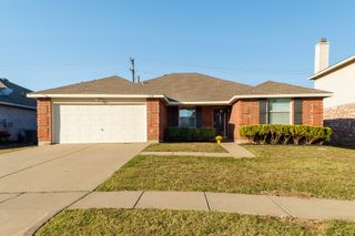 2140 Hacienda Court, Grand Prairie, TX 75052