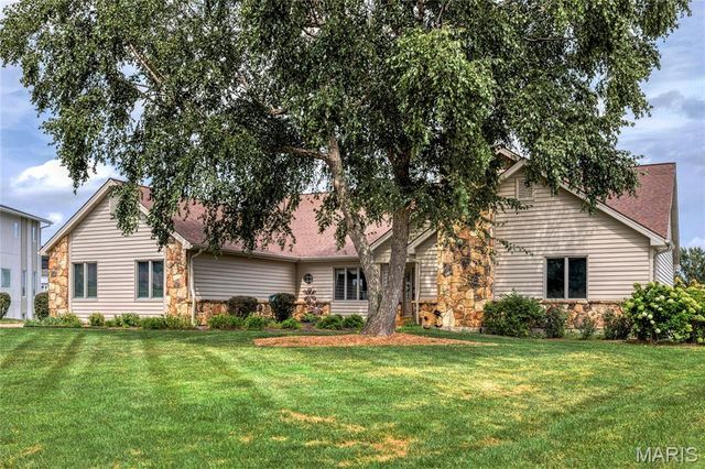 110 Glendalough Lane, Weldon Spring, MO 63304