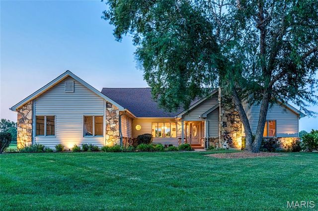 110 Glendalough Lane, Weldon Spring, MO 63304