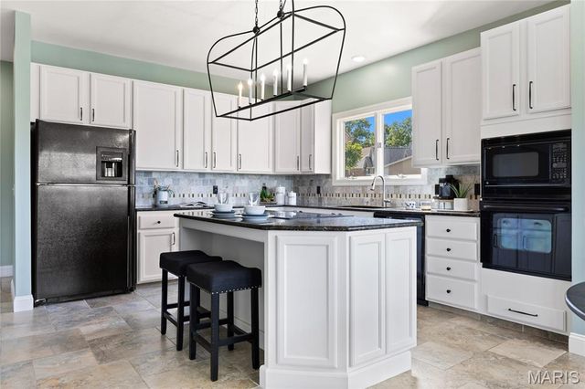 110 Glendalough Lane, Weldon Spring, MO 63304