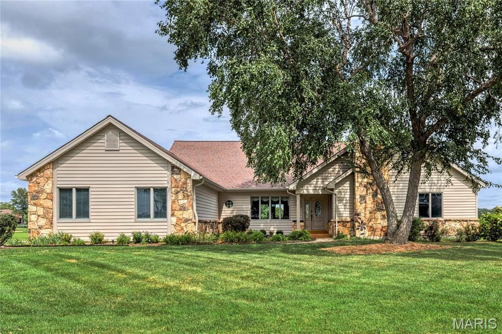 110 Glendalough Lane, Weldon Spring, MO 63304