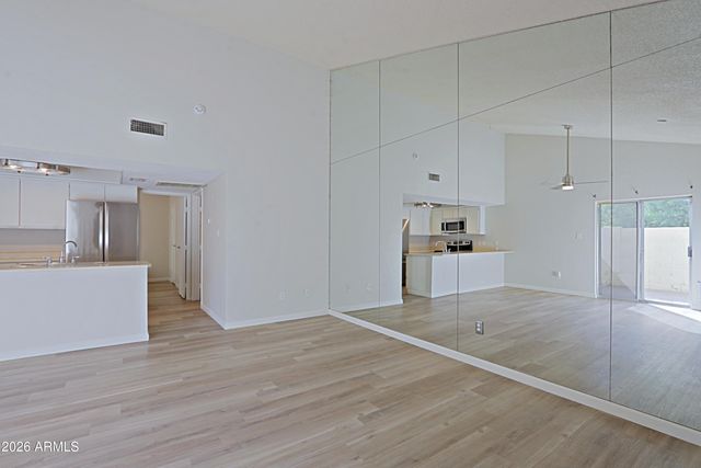 3205 W LOMA Lane 3, Phoenix, AZ 85051