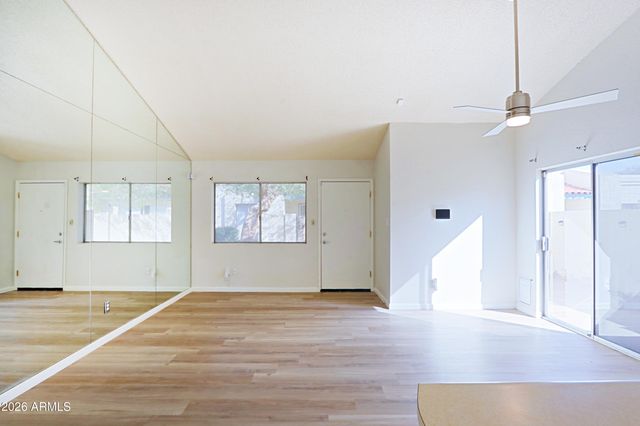 3205 W LOMA Lane 3, Phoenix, AZ 85051