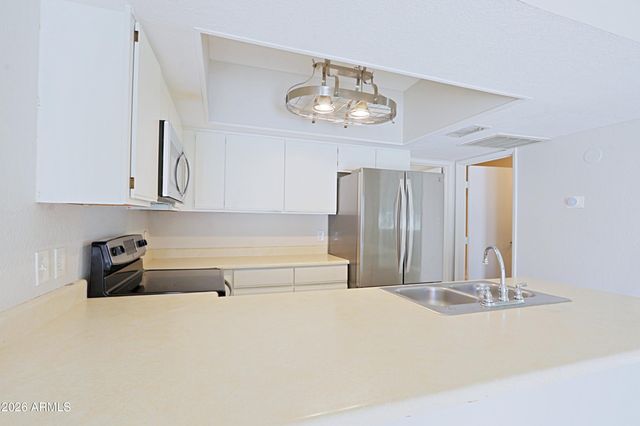 3205 W LOMA Lane 3, Phoenix, AZ 85051
