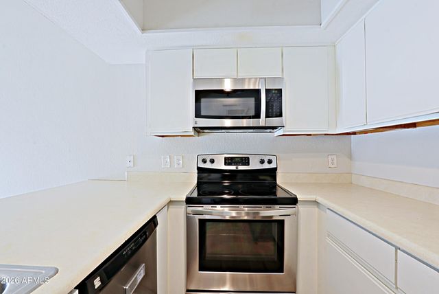 3205 W LOMA Lane 3, Phoenix, AZ 85051