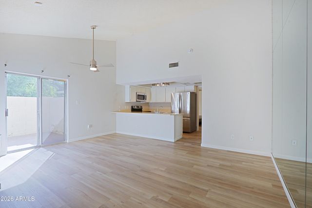 3205 W LOMA Lane 3, Phoenix, AZ 85051