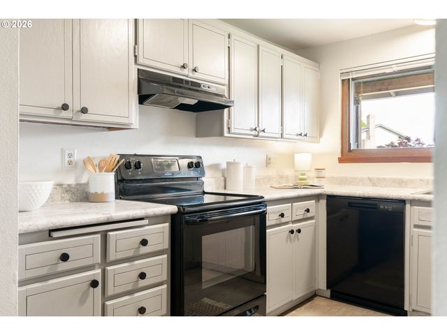2336 Sw 23RD St, Troutdale, OR 97060