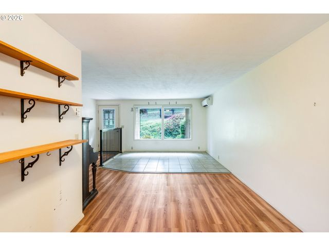 3463 W 25TH Ave, Eugene, OR 97405