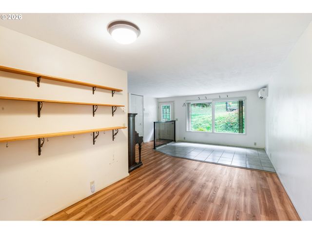 3463 W 25TH Ave, Eugene, OR 97405