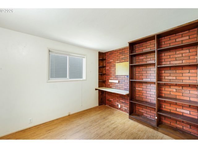 3463 W 25TH Ave, Eugene, OR 97405