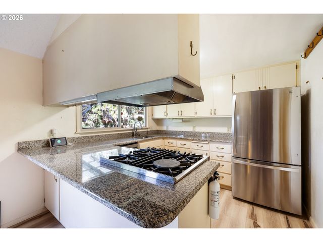 3463 W 25TH Ave, Eugene, OR 97405
