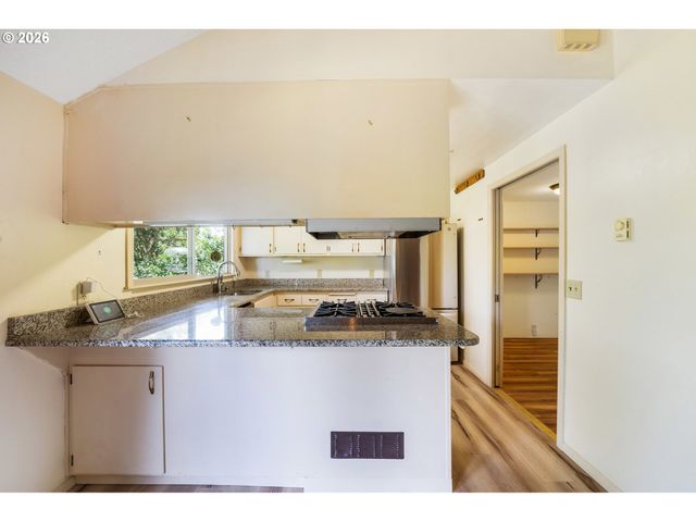 3463 W 25TH Ave, Eugene, OR 97405