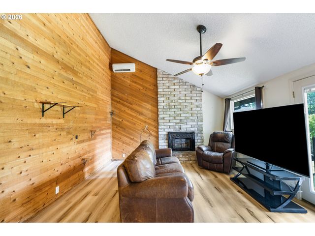 3463 W 25TH Ave, Eugene, OR 97405