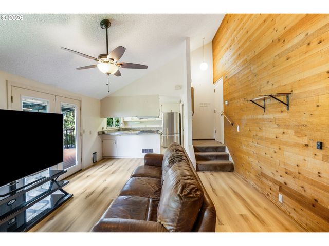 3463 W 25TH Ave, Eugene, OR 97405