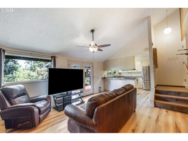 3463 W 25TH Ave, Eugene, OR 97405