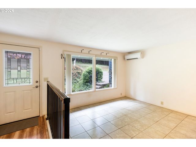 3463 W 25TH Ave, Eugene, OR 97405