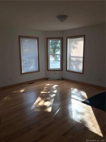 32 Cambridge Avenue, Milford, CT 06460