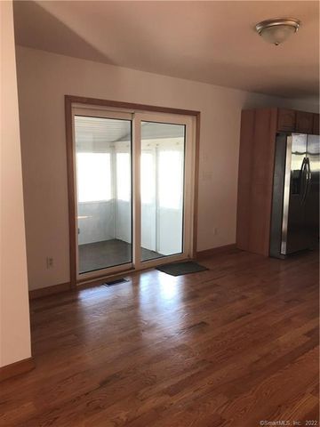 32 Cambridge Avenue, Milford, CT 06460