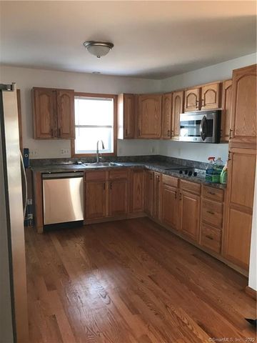 32 Cambridge Avenue, Milford, CT 06460