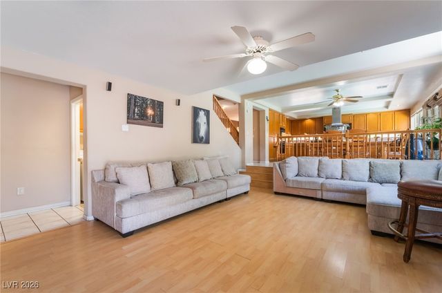 7504 Heather Knoll Circle, Las Vegas, NV 89129