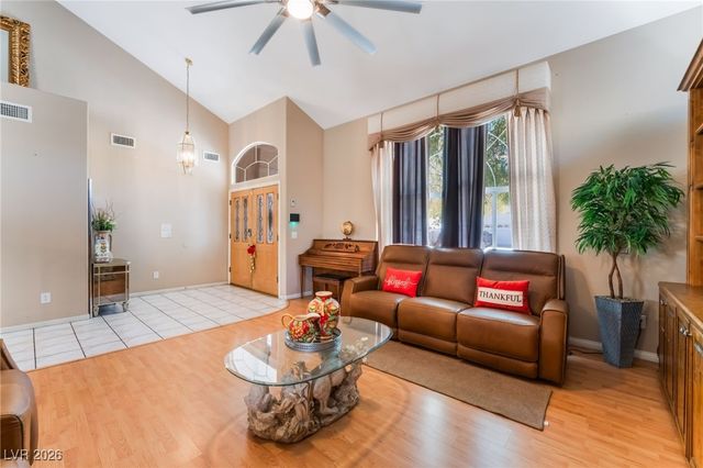 7504 Heather Knoll Circle, Las Vegas, NV 89129