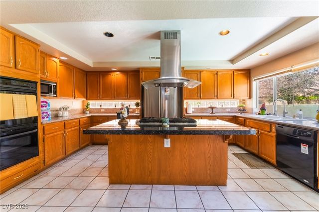 7504 Heather Knoll Circle, Las Vegas, NV 89129