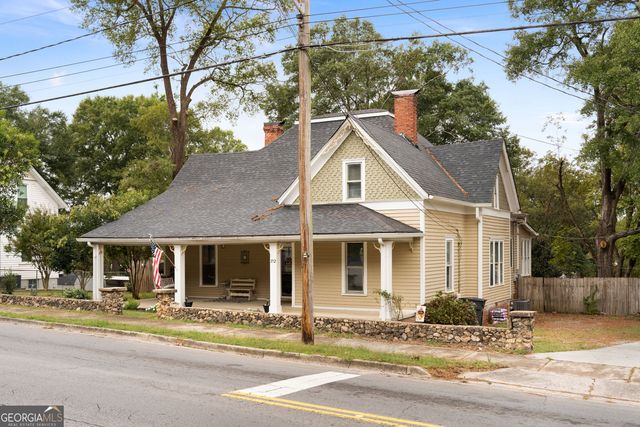 712 College Street, Calhoun, GA 30701