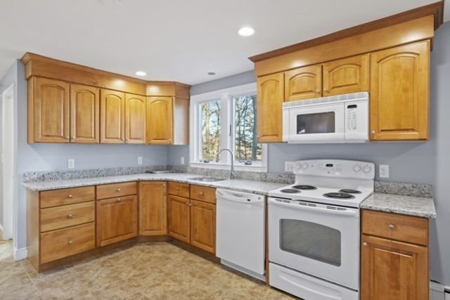 88 Wright Rd, Concord, MA 01742