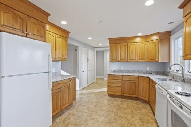 88 Wright Rd, Concord, MA 01742