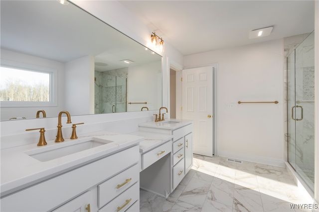 71 Woodthrush Trail, Orchard Park, NY 14127