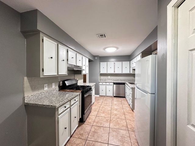 228 Oakshire Dr, Houma, LA 70364