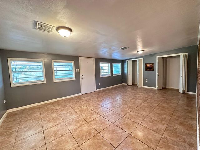 228 Oakshire Dr, Houma, LA 70364