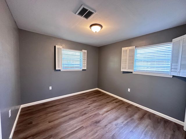 228 Oakshire Dr, Houma, LA 70364