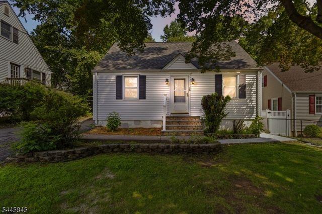 48 Malapardis Rd, Morris Plains Boro, NJ 07950
