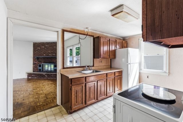 48 Malapardis Rd, Morris Plains Boro, NJ 07950