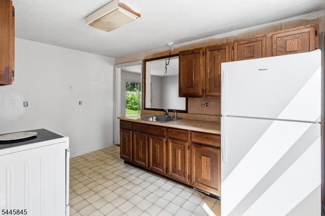 48 Malapardis Rd, Morris Plains Boro, NJ 07950