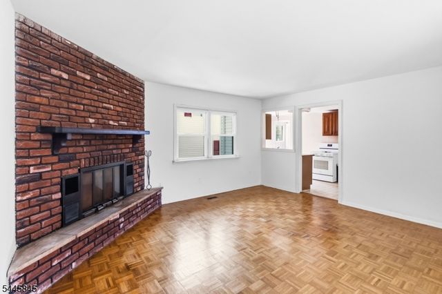 48 Malapardis Rd, Morris Plains Boro, NJ 07950